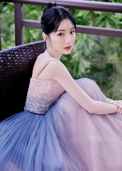 高清壁纸毛晓彤优雅温柔