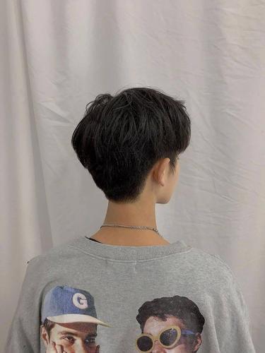 学生党纹理烫,帅不止三秒!_发型