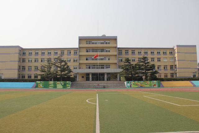 辛寨子中心小学