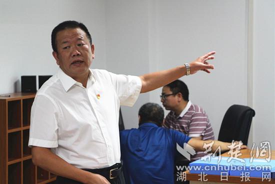 洪山区纪委书记朱亚介绍农村"三资"监管体系