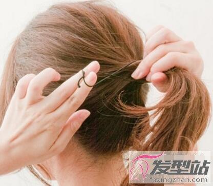 头发少怎么扎好看蓬松花苞头显发量更减龄