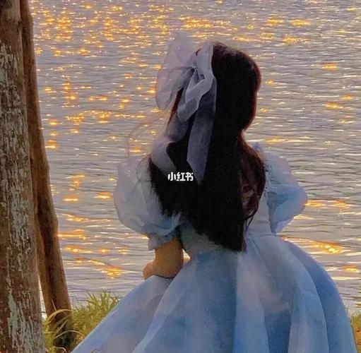 女生头像仙气温柔/夏天的蝉鸣钟声,敲响浪漫_女生头像