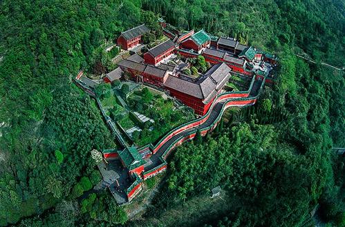 作品名称: 鸟瞰太子坡  作品描述: 鸟瞰太子坡  拍摄地点: 武当山