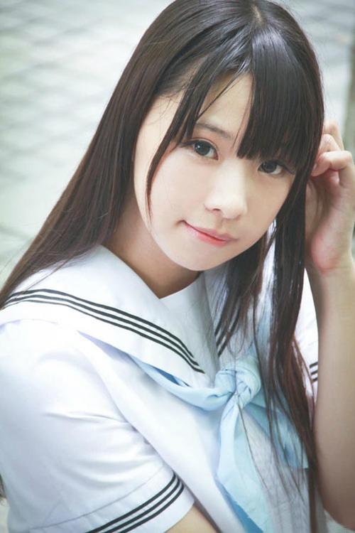 贤儿sherry水手服校园摆拍