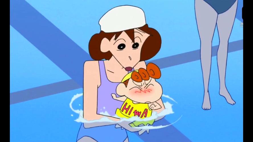 蜡笔小新:不会游泳的小葵看见帅哥后直接游了过去,抱着帅哥不松手