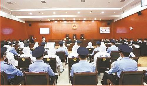 一恶势力犯罪集团案在黄梅开庭审理