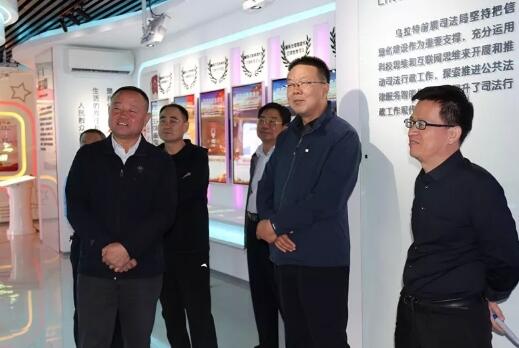乌拉特前旗人大主任刘基平,政协主席胡毕斯,旗委常委,组织部部长王俪