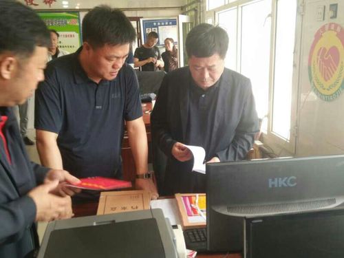 绥化市政协副主席,海伦市委书记王学斌同志到伦河镇检查指导工作