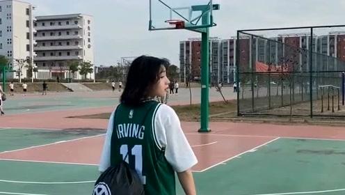 有这种会打篮球的女孩子当老婆,是有多幸福啊,真羡慕让她的男朋友