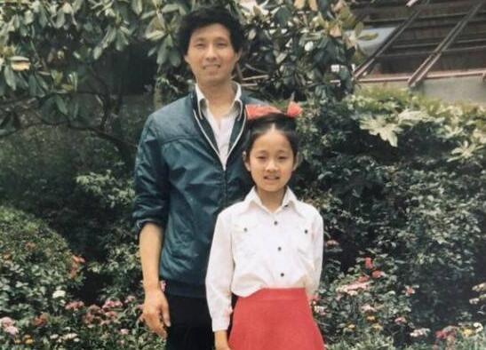 马伊琍晒童年照 新晋视后笑容甜美扮相可爱倾倒众人