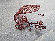 带遮雨棚的铜丝三轮车工艺品