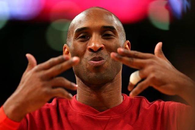 科比再度入选最强阵容!5人中只有詹姆斯是现役,ok组合