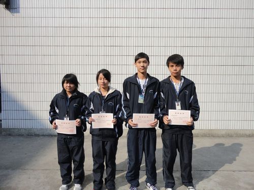 2010年11月瑞安市实验中学期中考试进步生合影