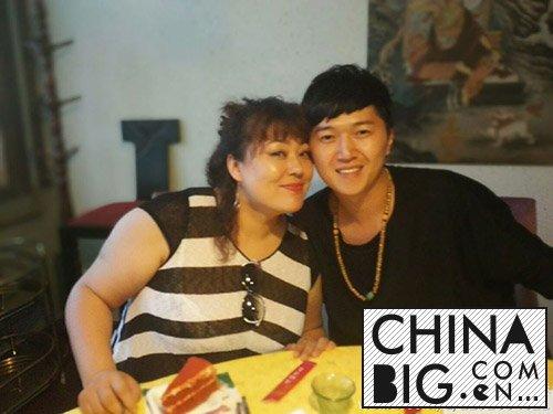 李菁菁比王颢森大多少?