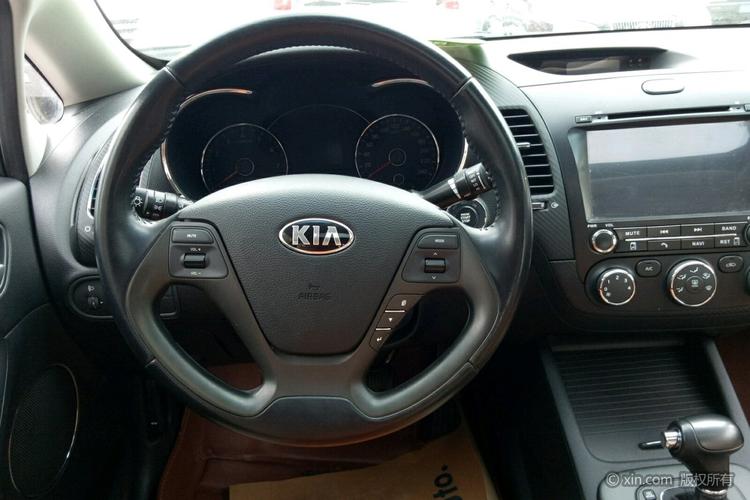 起亚k3方向盘