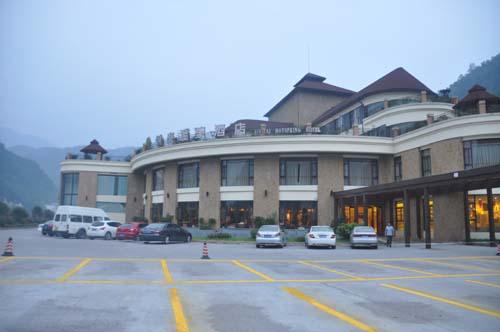 西岭雪山 花水湾 锦泰温泉酒店 普通标间/单间(双人早餐 温泉)