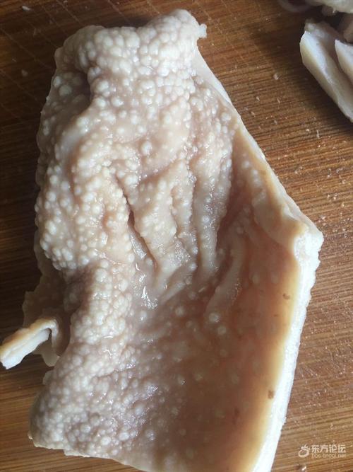 猪肚表面有很多白色颗粒正常吗