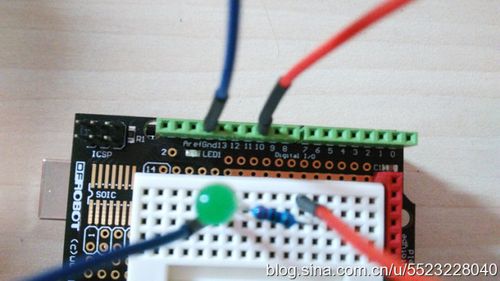 arduino两个led灯�%