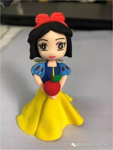 图五:张老师学生彩泥作品