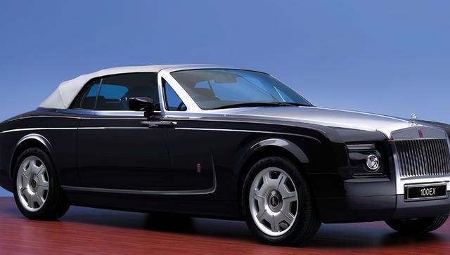 小伙将五菱改装成劳斯莱斯,前脸很拉风,一看侧面:混血