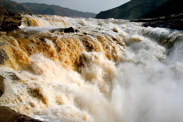 太壮丽了,奔腾的黄河
