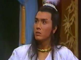 多年前看的港剧琥珀青龙我只记得伍卫国的玉树临风