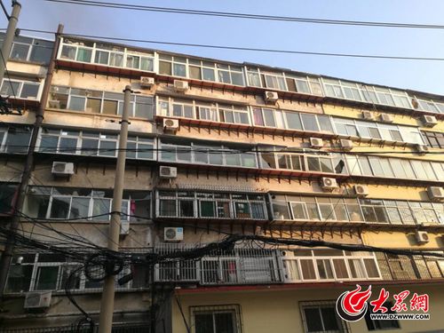 周边居民楼玻璃有不同程度受损