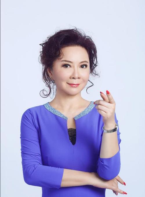 从演小品到被观众赶走在春晚待27年的蔡明她怎么了