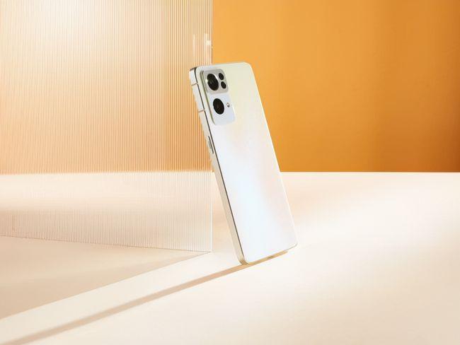 金色手机依旧顶流opporeno7pro新配色暮雪金值得推荐