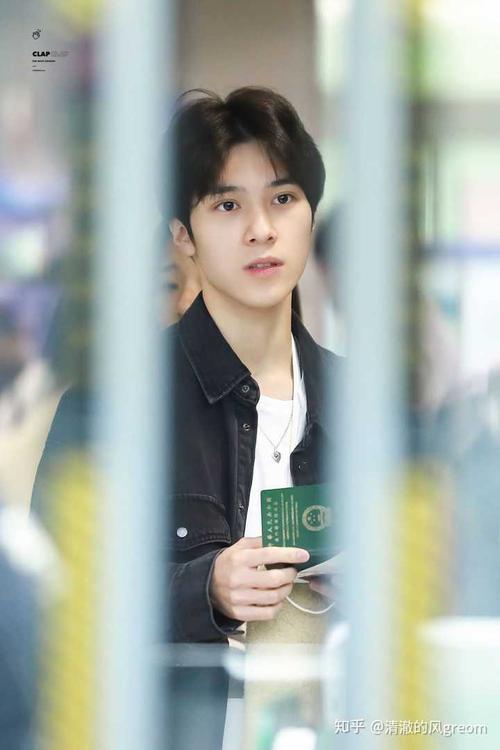 如何评价威神v成员hendery黄冠亨