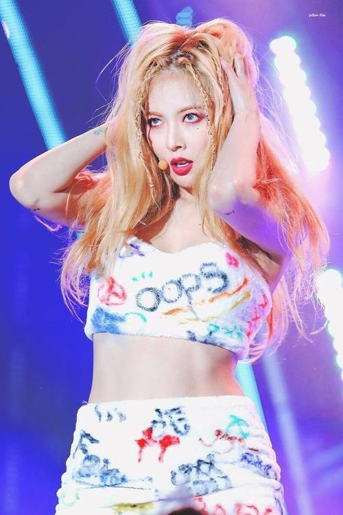 泫雅自solo出道以来每次回归的妆造变化