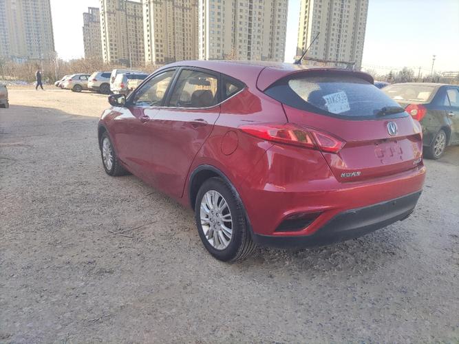 14年长安逸动xt,精品两厢车,手动1.6高配,天