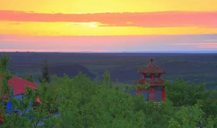呼伦贝尔8月旅游好去处一莫旗隆华山风景区,美skr人!