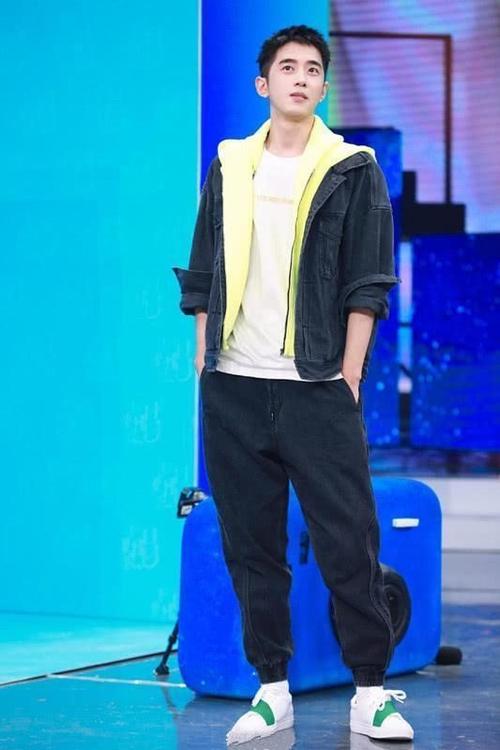 梁靖康可以去做模特了,也就高个子驾驭得了这穿搭,被圈粉了!