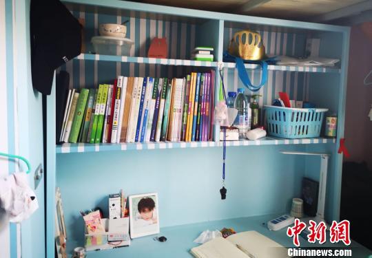 兰州大学生妙想改造宿舍 创意百出为校园生活"添色"