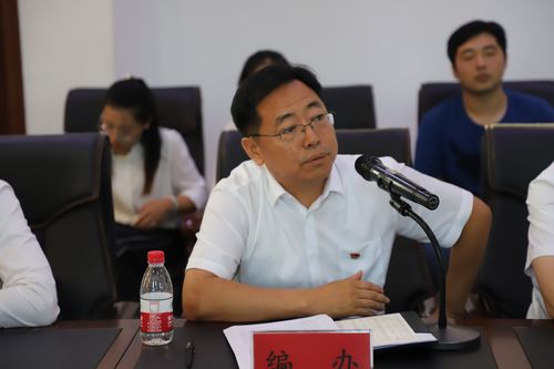 铁力市政府市长陈岩一行到市一中慰问一线教师