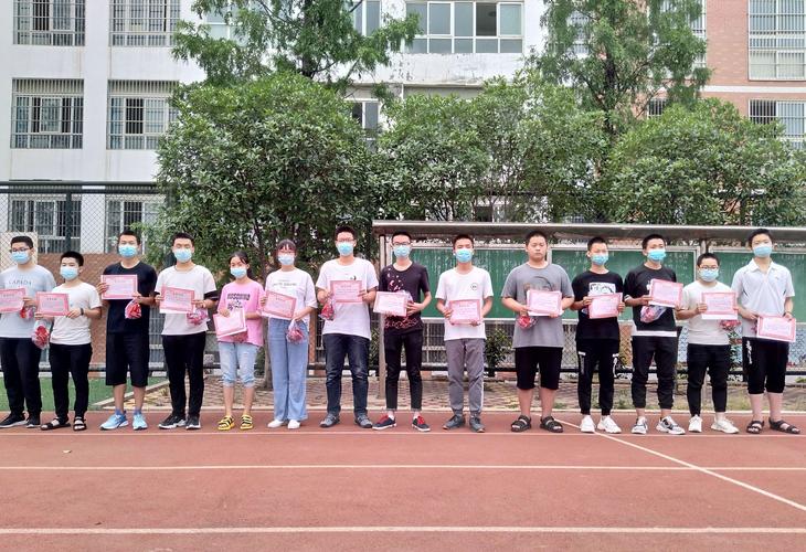 记鲁山县第二高级中学高三数学教师汪俊杰教学教研活动.