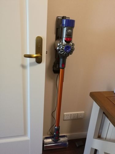 我安装过的戴森手持式吸尘器挂架.