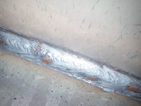 二保焊焊出的焊道不成型 这是怎么回事 焊道抽抽巴巴的 没光泽 焊缝