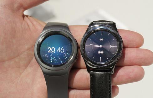 网易科技报道 - 三星gears2开卖:用tizen系统