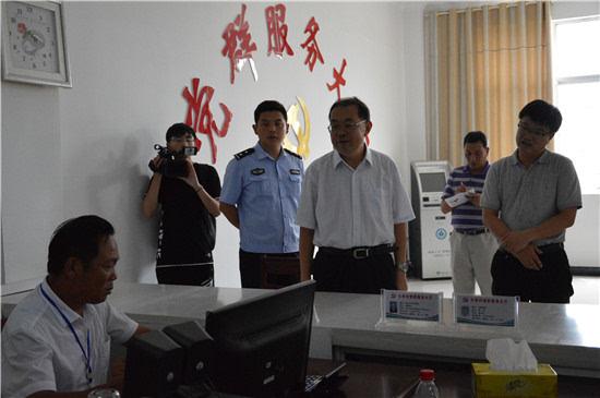 市委常委政法委书记赵洪权在盱眙马坝调研政法工作