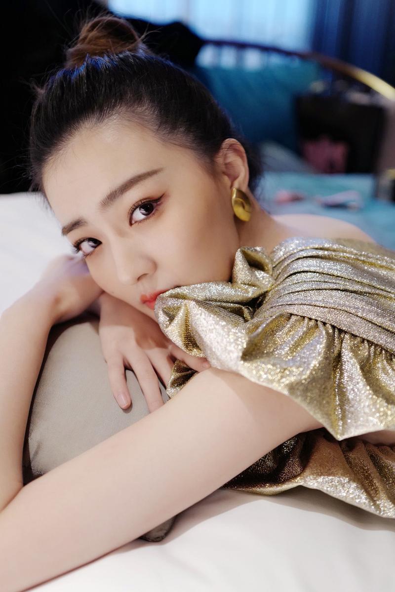 徐璐长发甜美活动写真图片