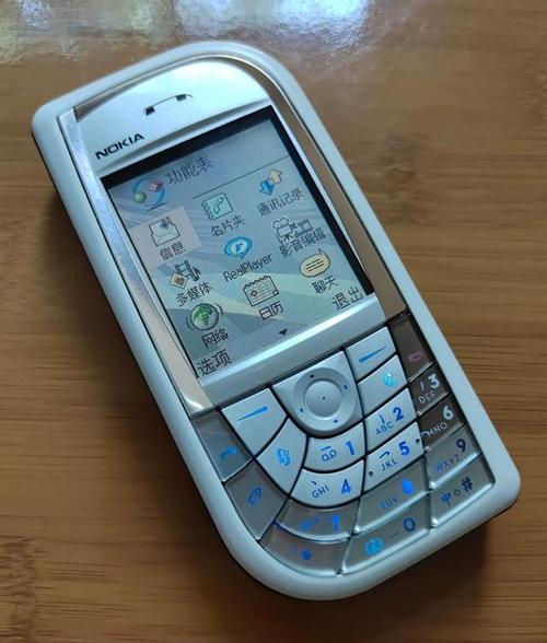 经典手机诺基亚76102004年首款100万拍照
