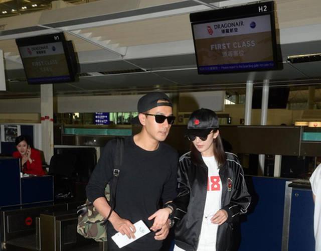 刘恺威送机轻扶杨幂背 短聚6小时为女庆生