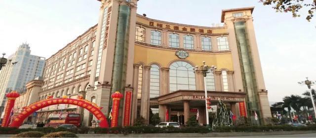 608元抢购清远柏兰德金菱菱酒店古龙峡漂泊云天玻霸度假套餐