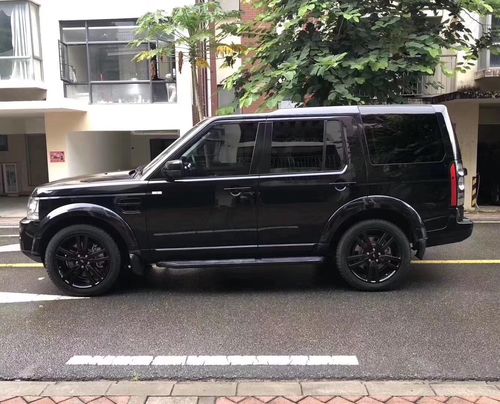 汽车美图赏析:路虎发现四,黑外黑内5.0hse