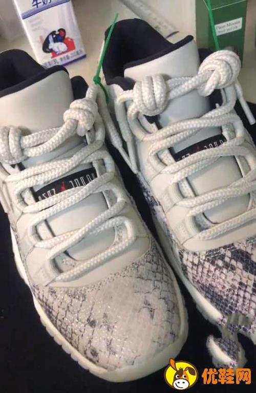 aj11怎么系鞋带好看 aj11鞋带隐藏式系法图解