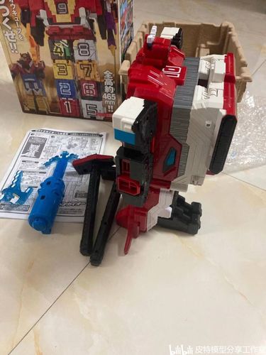 新入玩具:动物战队10号立方鲸鱼