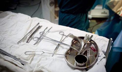 自己店中的学徒小王5月13日下午在渭南现代妇科医院做人流手术,术前