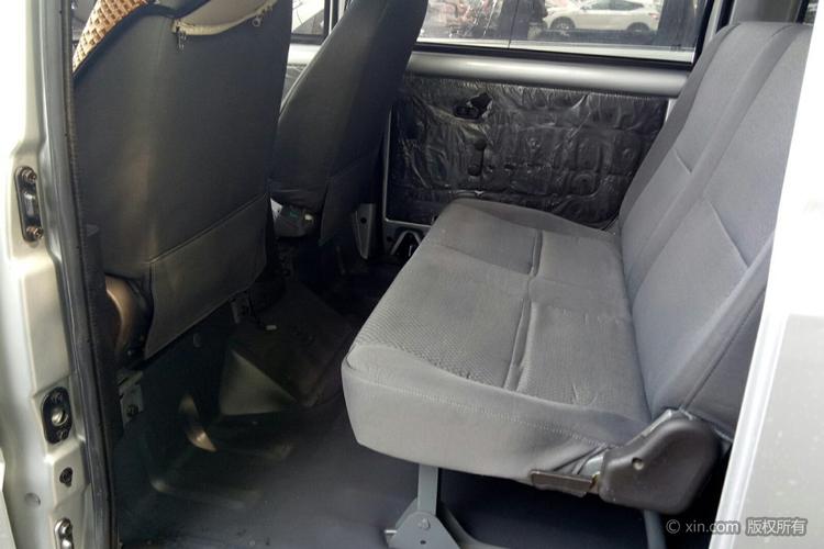 五菱汽车荣光后排全景